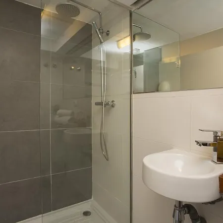 ホステル Singularstays Botanico 29 *